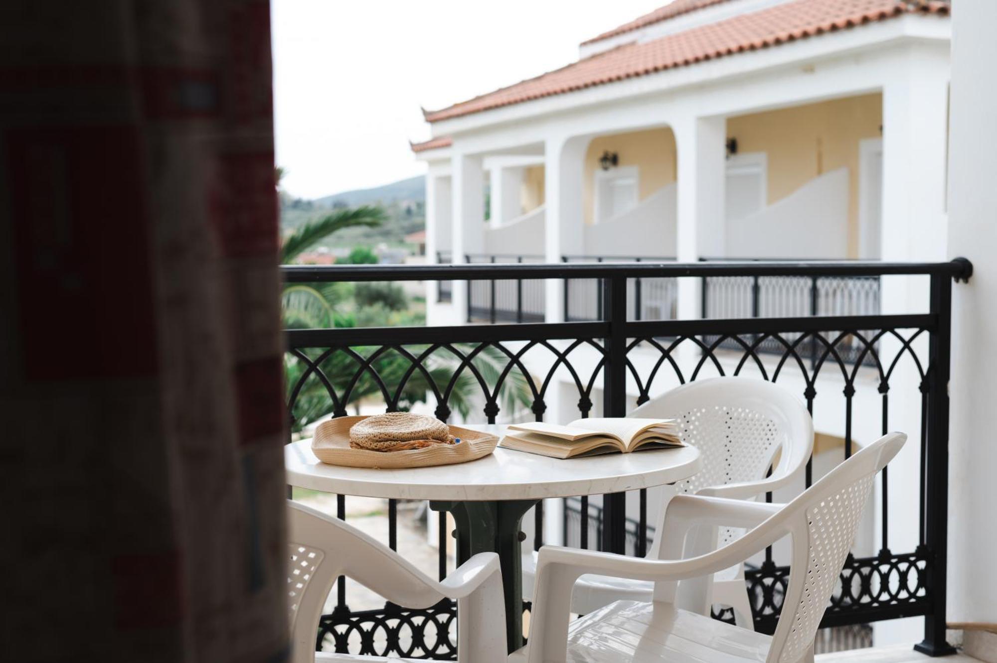 Village Inn Studios & Family Apartments Laganas Ngoại thất bức ảnh
